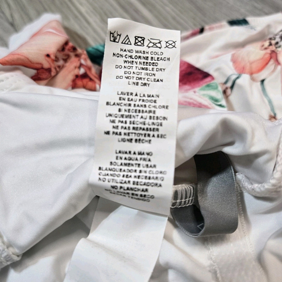 La Blanca Floral Ruffle Off Shoulder One Piece Swimsuit White Size 6 NWT Beach - Picture 9 of 11